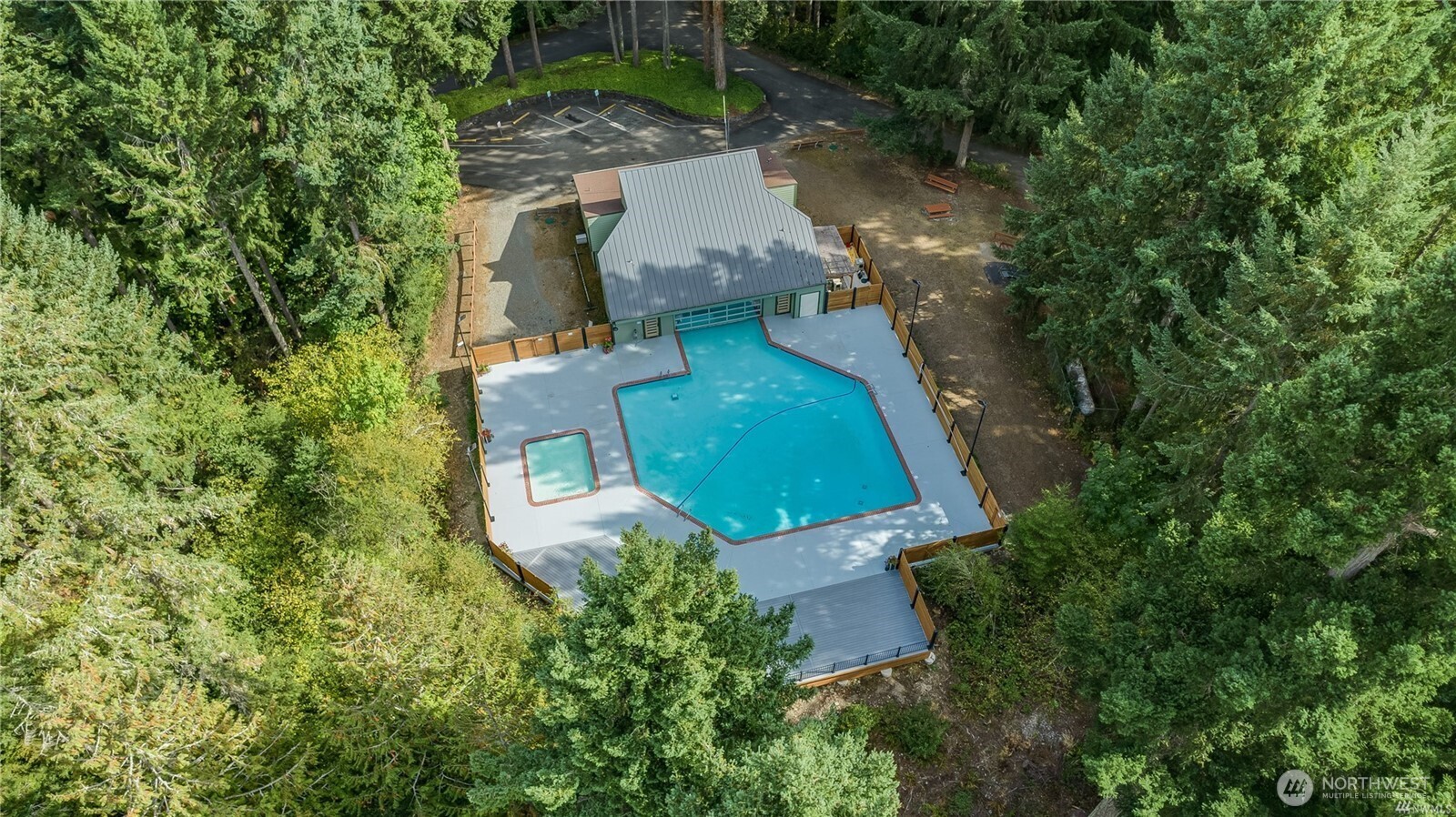 18512 Woodside Drive Property Photo 19