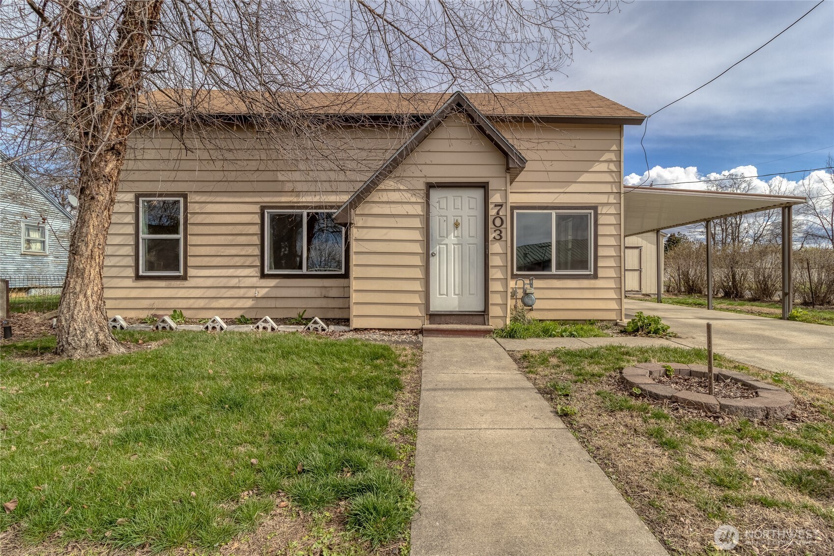 703 Se Birch Avenue Property Photo