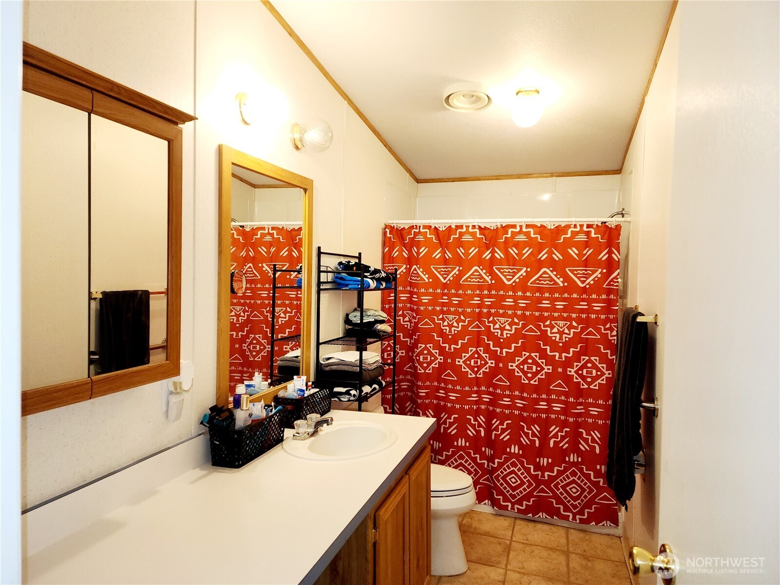 402 E College Street Property Photo 8