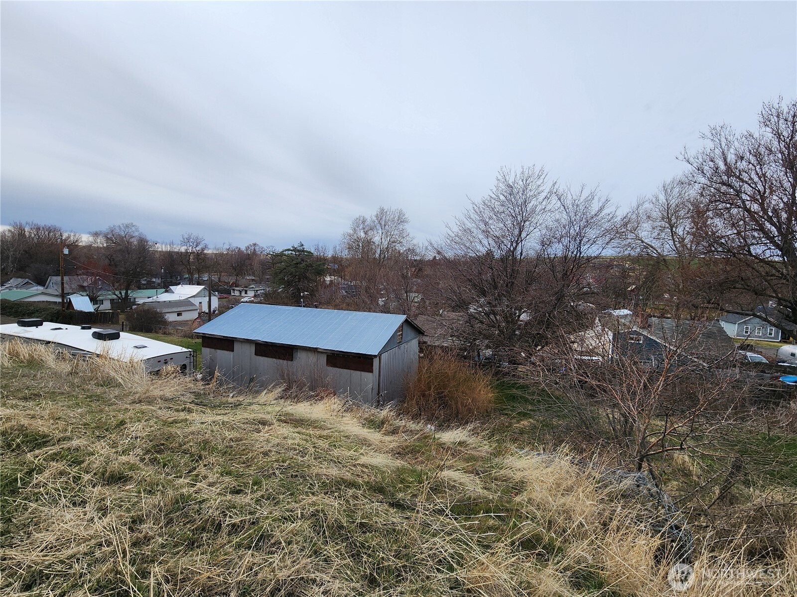 402 E College Street Property Photo 16