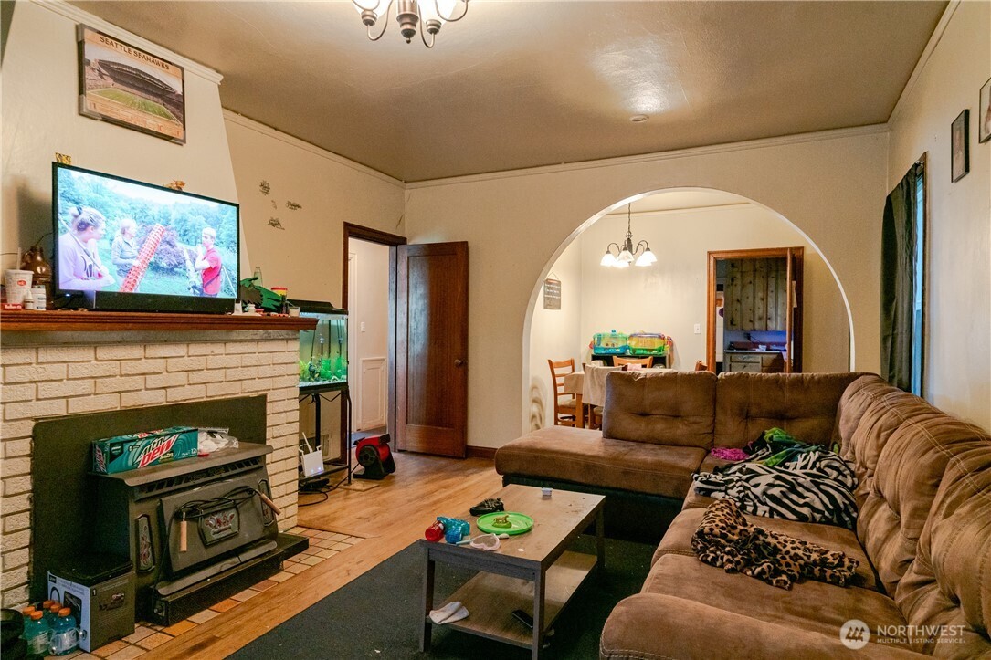 21 S Franklin Avenue Property Photo 5