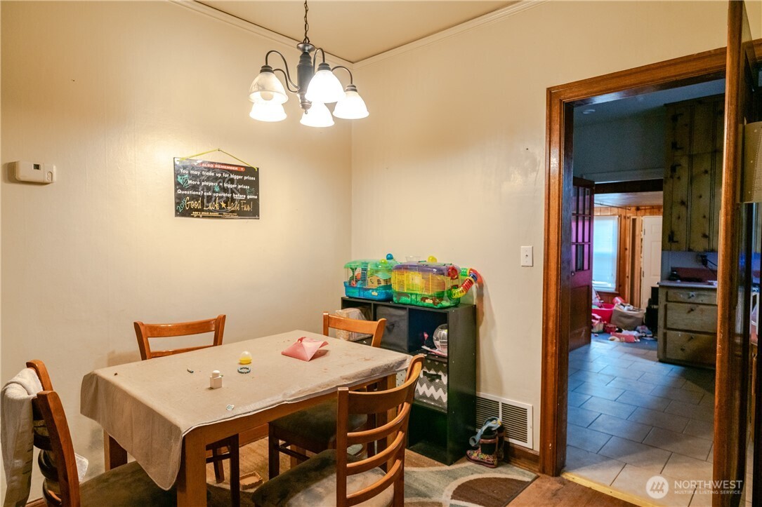 21 S Franklin Avenue Property Photo 6