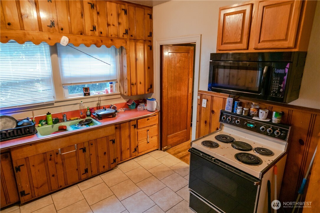 21 S Franklin Avenue Property Photo 8
