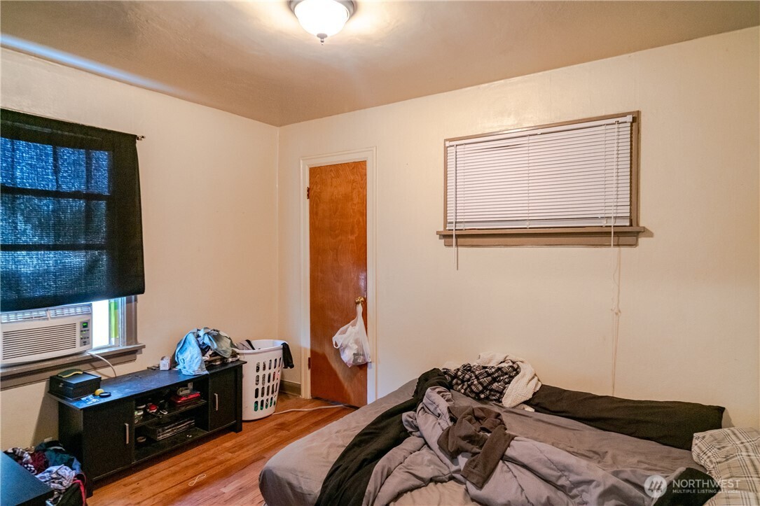 21 S Franklin Avenue Property Photo 9