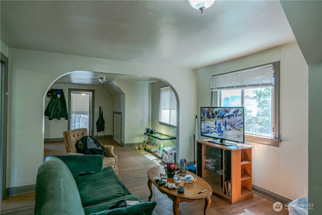 21 S Franklin Avenue Property Photo 14