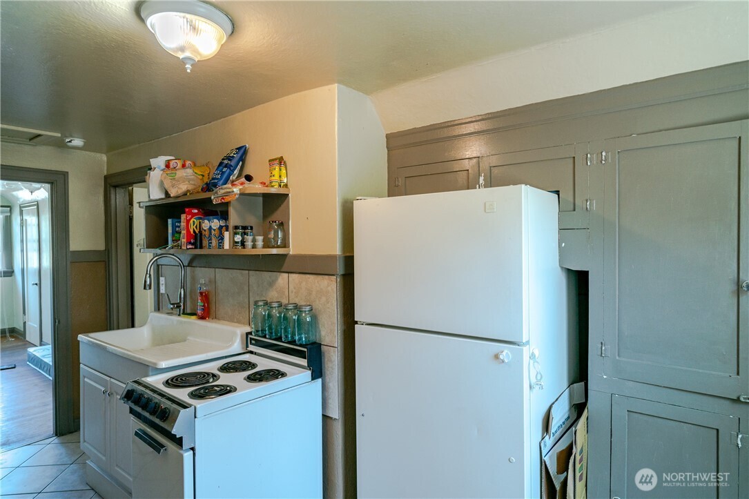 21 S Franklin Avenue Property Photo 15