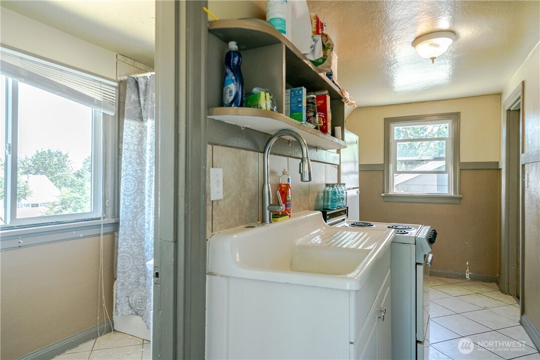 21 S Franklin Avenue Property Photo 16