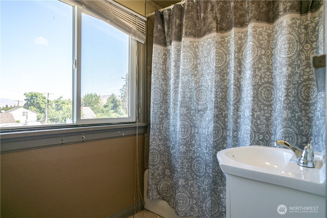 21 S Franklin Avenue Property Photo 19