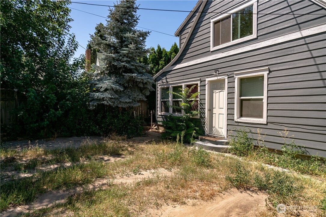21 S Franklin Avenue Property Photo 22