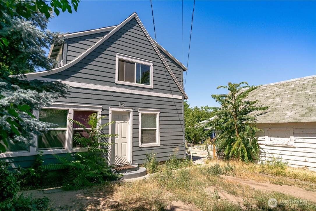 21 S Franklin Avenue Property Photo 23