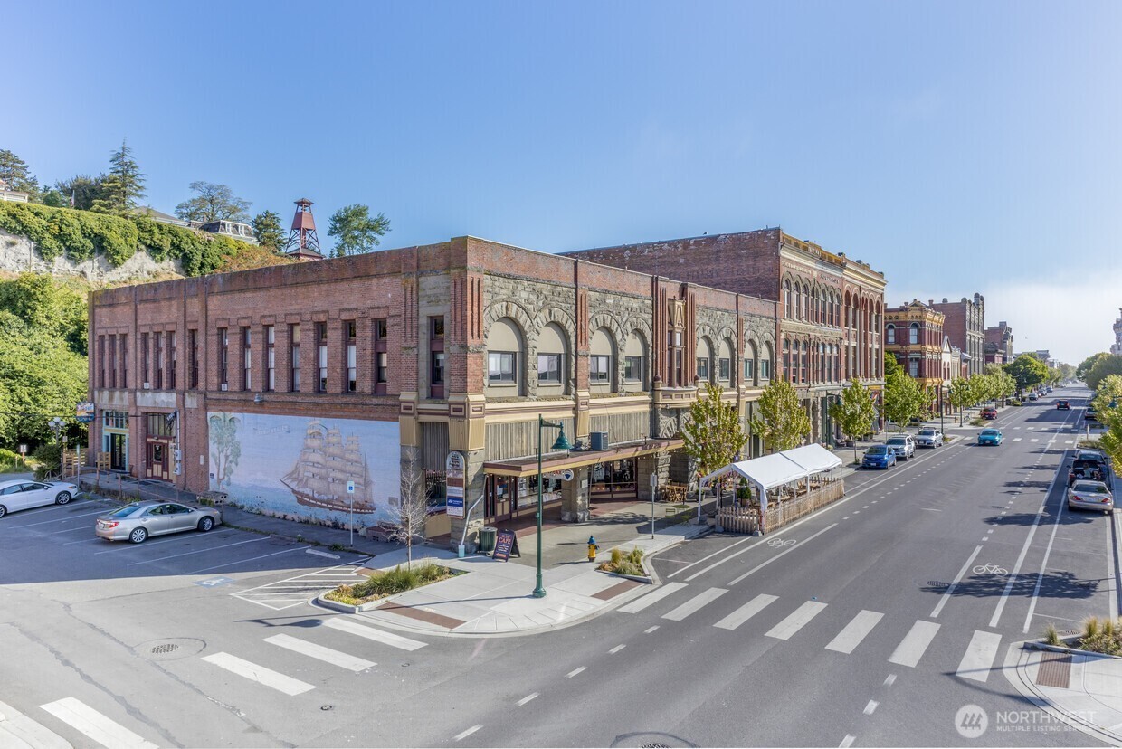 1044 Water Street Property Photo