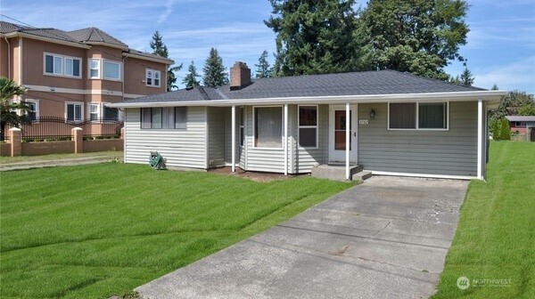 3762 S 175th Street Property Photo