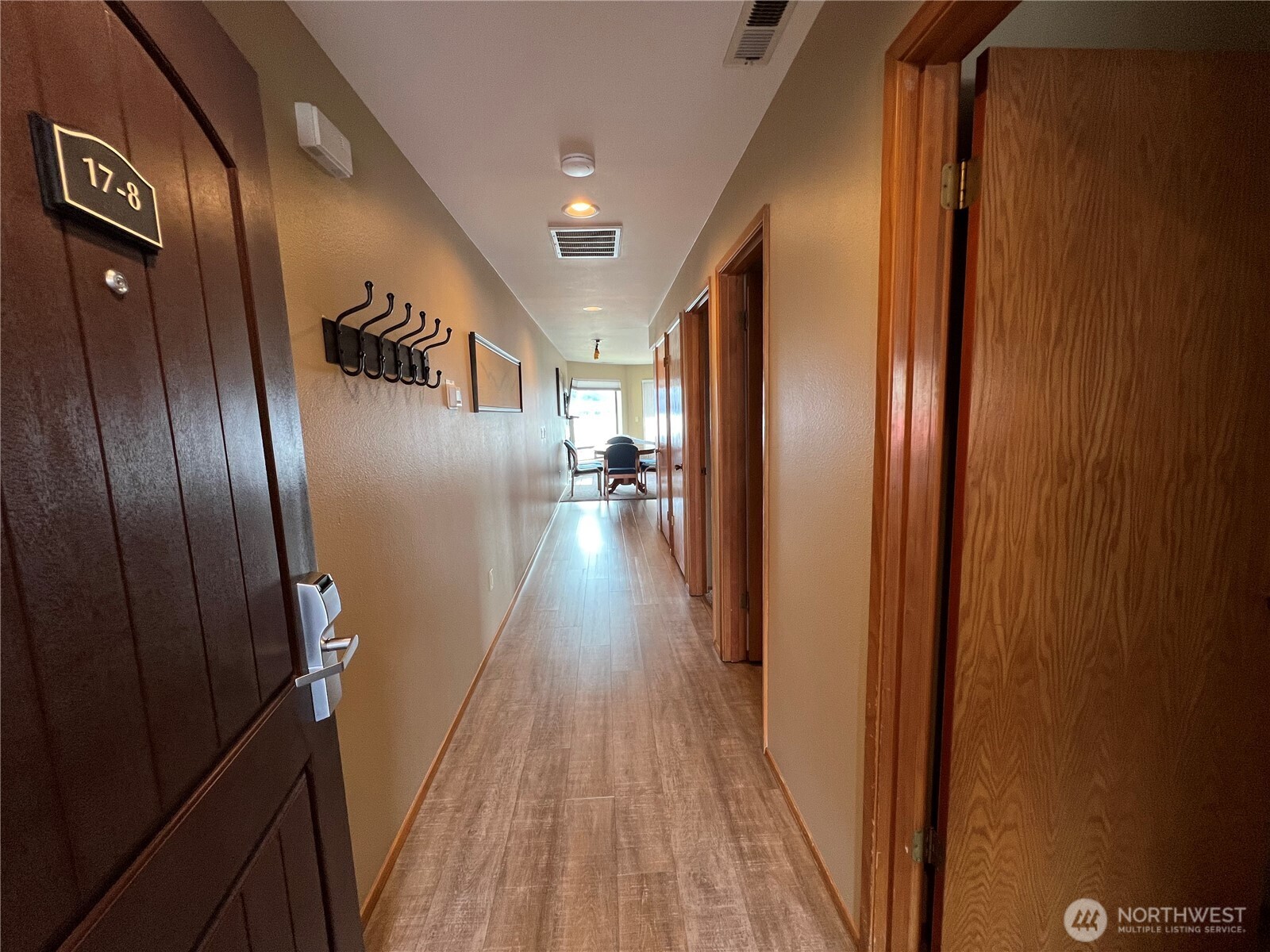 100 Lake Chelan Shores Drive 17-8j Property Photo 2