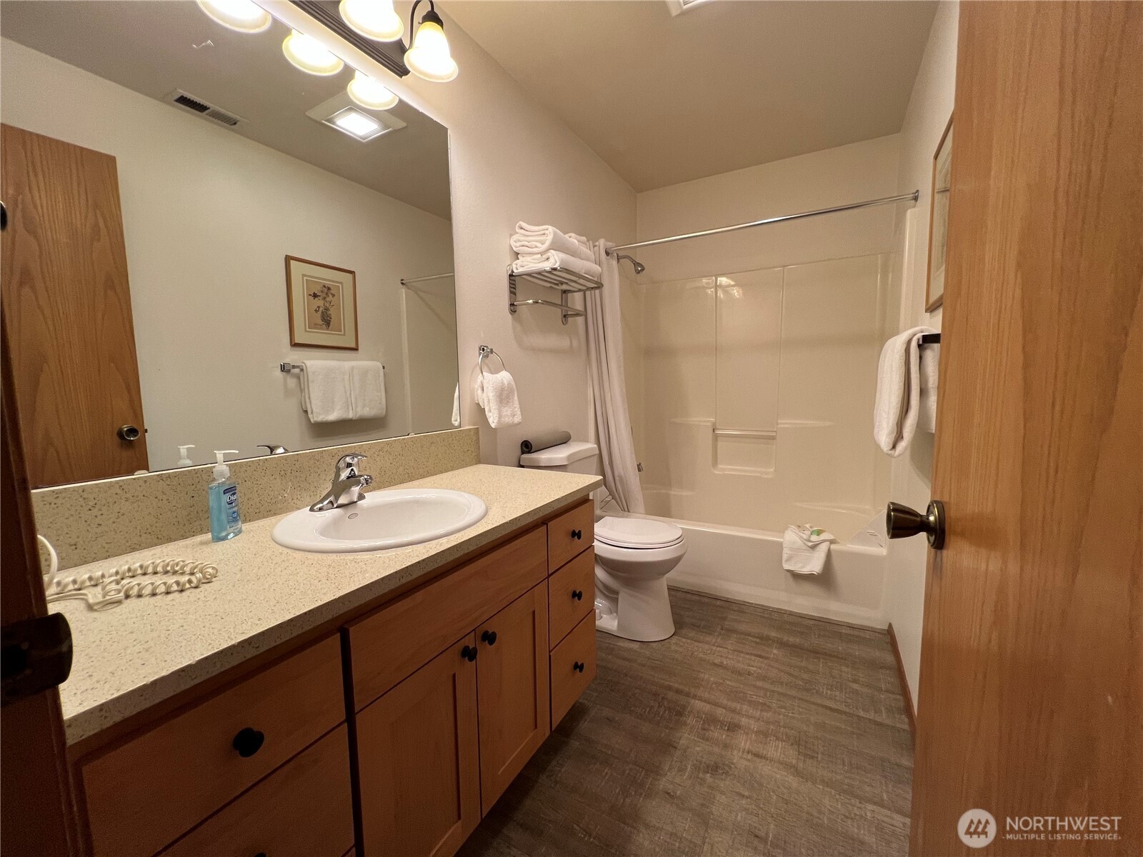 100 Lake Chelan Shores Drive 17-8j Property Photo 5