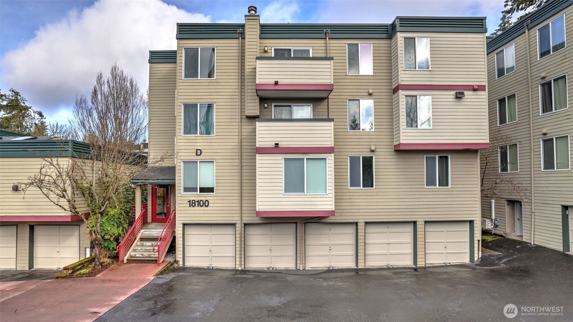 Shoreline Real Estate Listings Main Image
