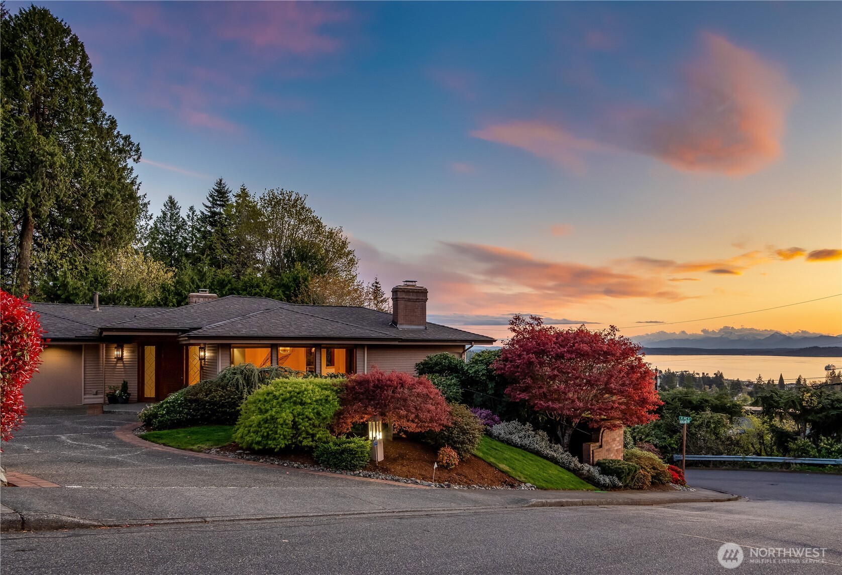 1200 Viewland Way Property Photo