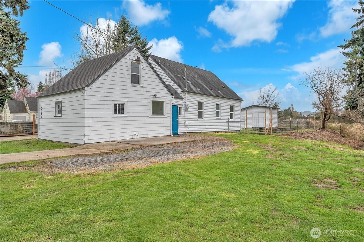 3507 Oak Street Property Photo