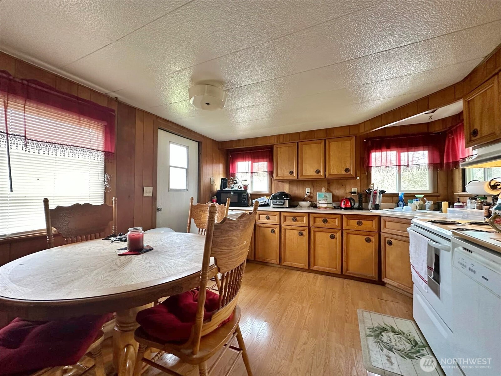 338 Berry Road Property Photo 9