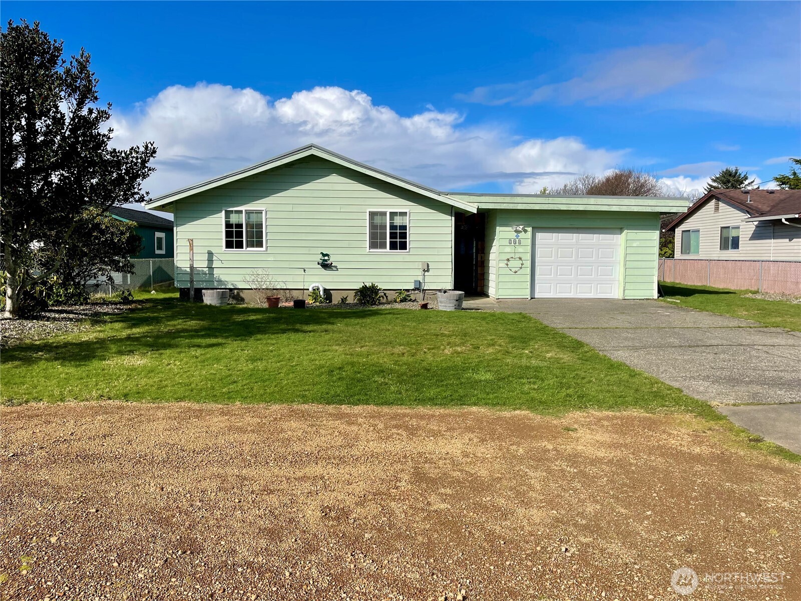 574 Ensign Avenue Property Photo 1