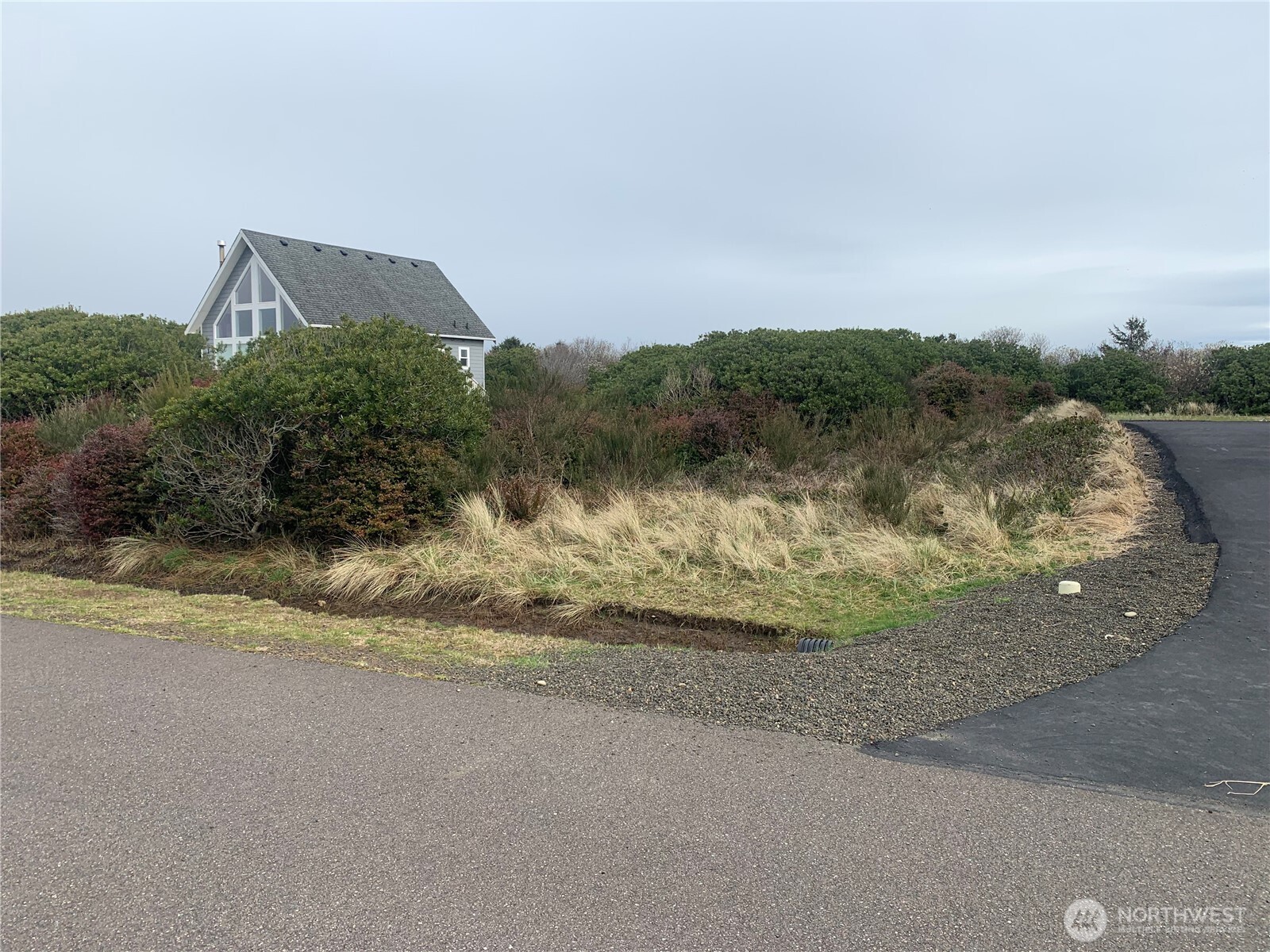 1074 Crestshire Loop Property Photo 3