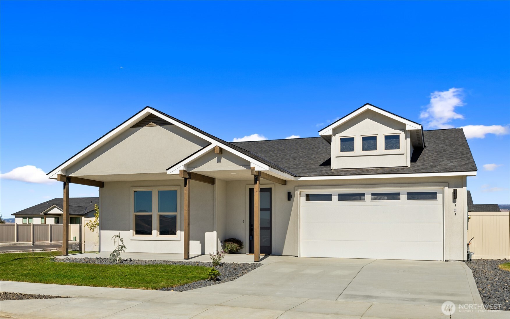 101 E Chinook Road Property Photo