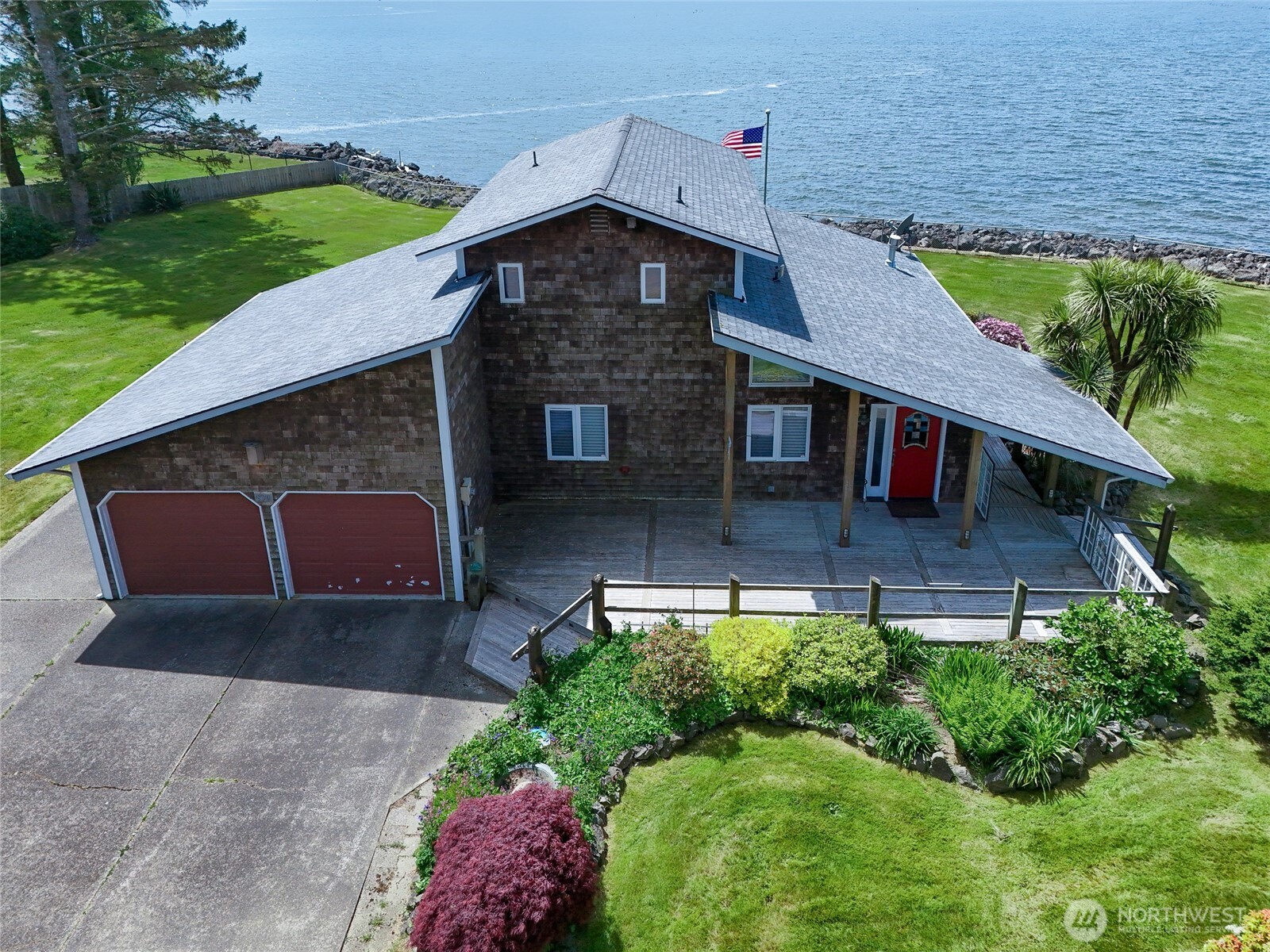 830 Riverview Ln Property Photo 1
