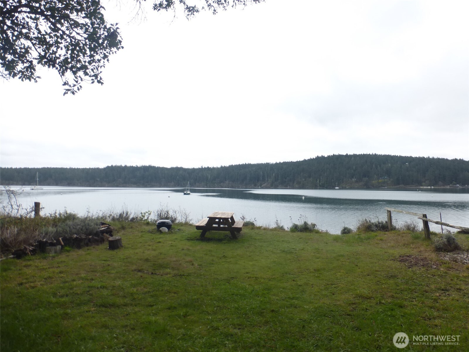 96 Woodhaven Lane Property Photo 7