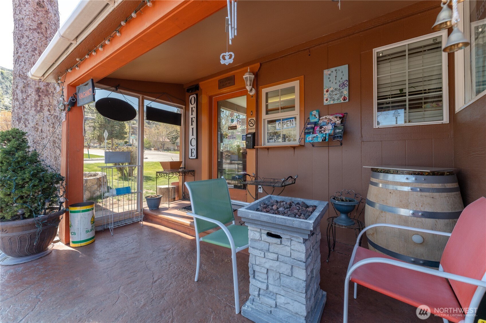2044 W Woodin Avenue Property Photo 13