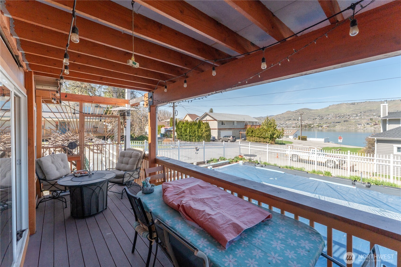 2044 W Woodin Avenue Property Photo 19