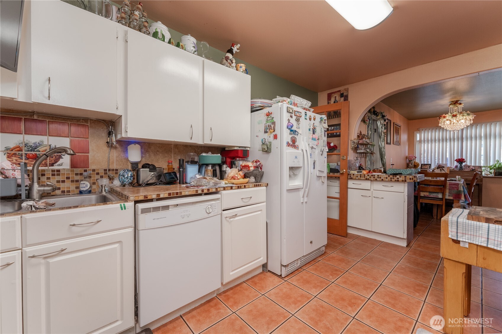 2044 W Woodin Avenue Property Photo 23