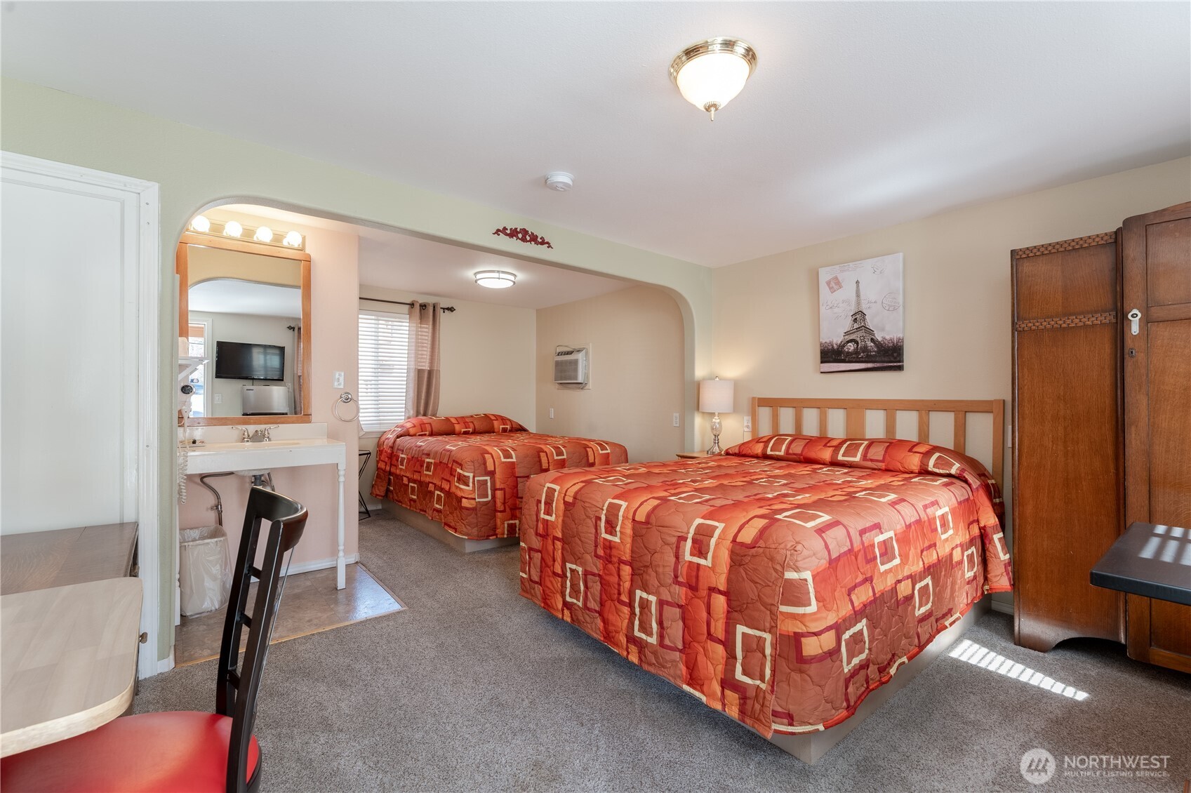 2044 W Woodin Avenue Property Photo 30