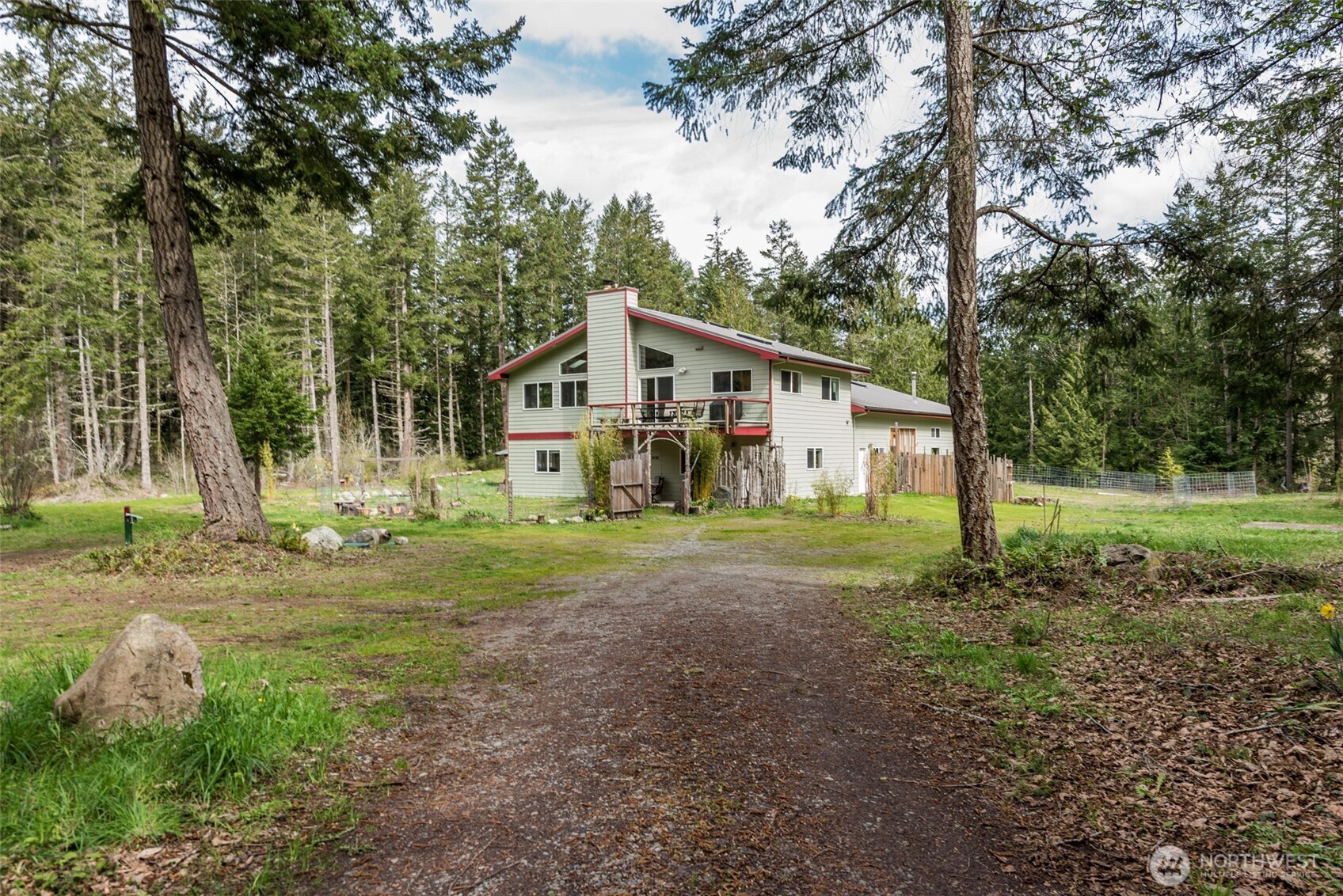 142 Sunshine Drive Property Photo