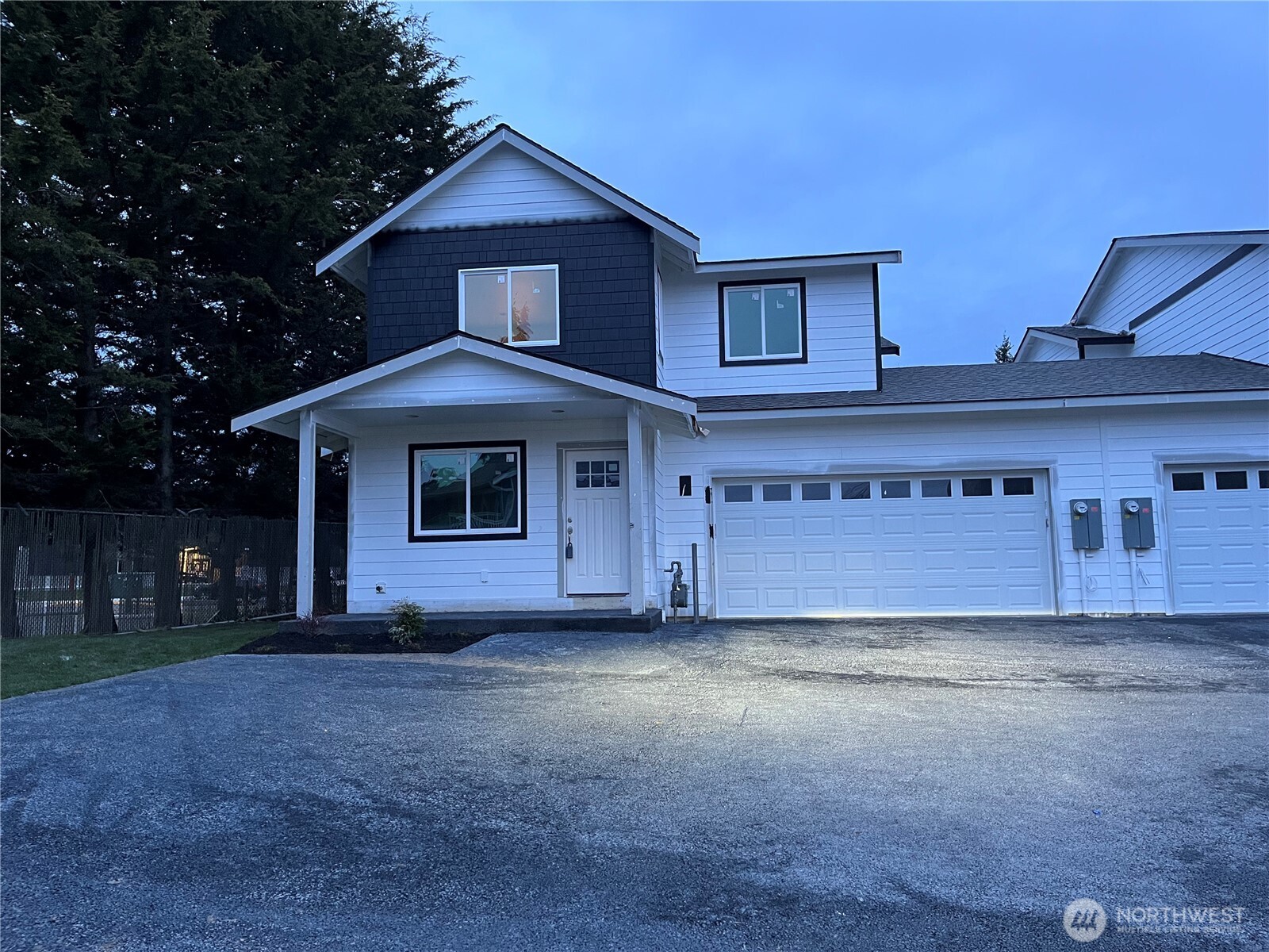9534 Holly B Property Photo