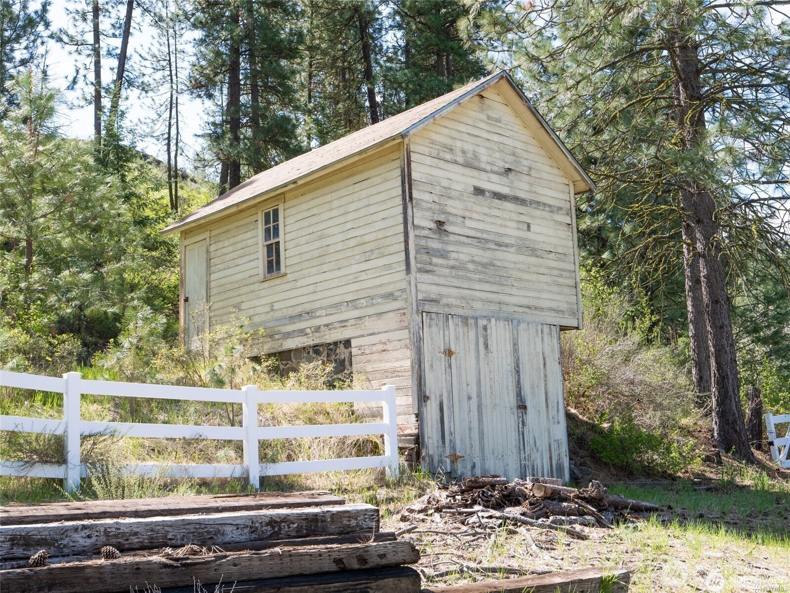 39297 Halverson Canyon Road Property Photo 12