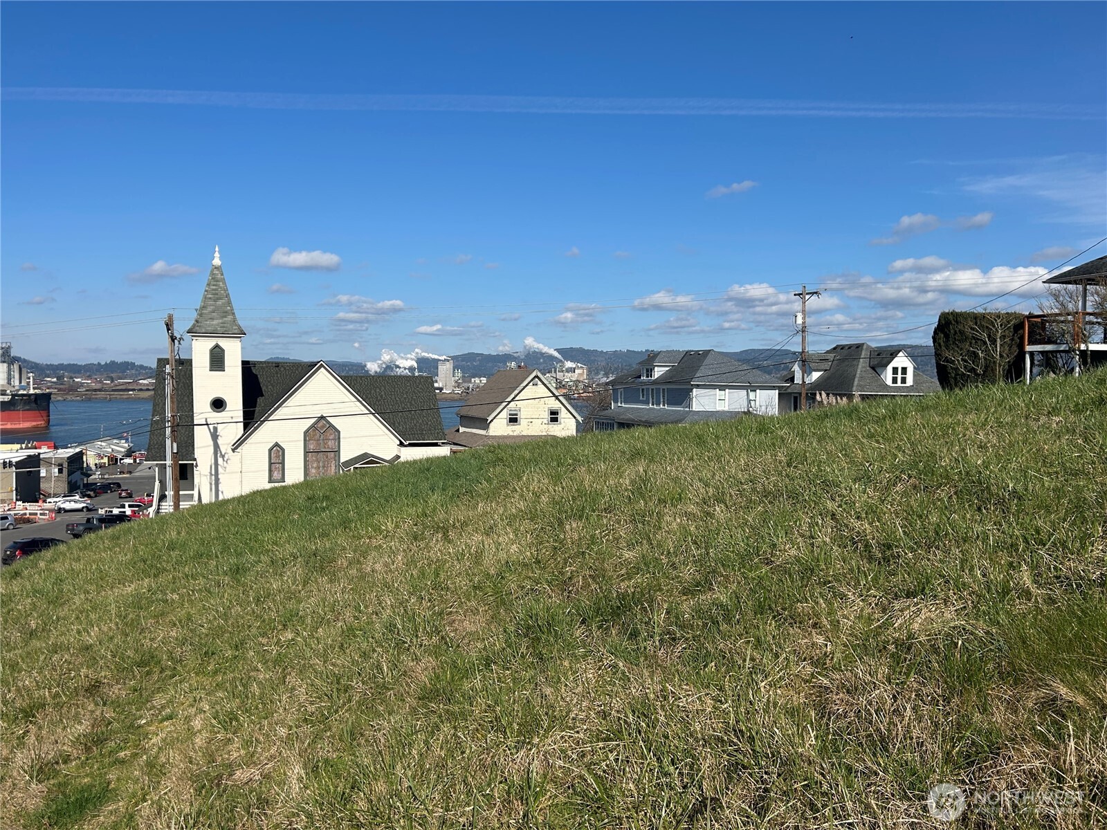 105 E C Street Property Photo 12