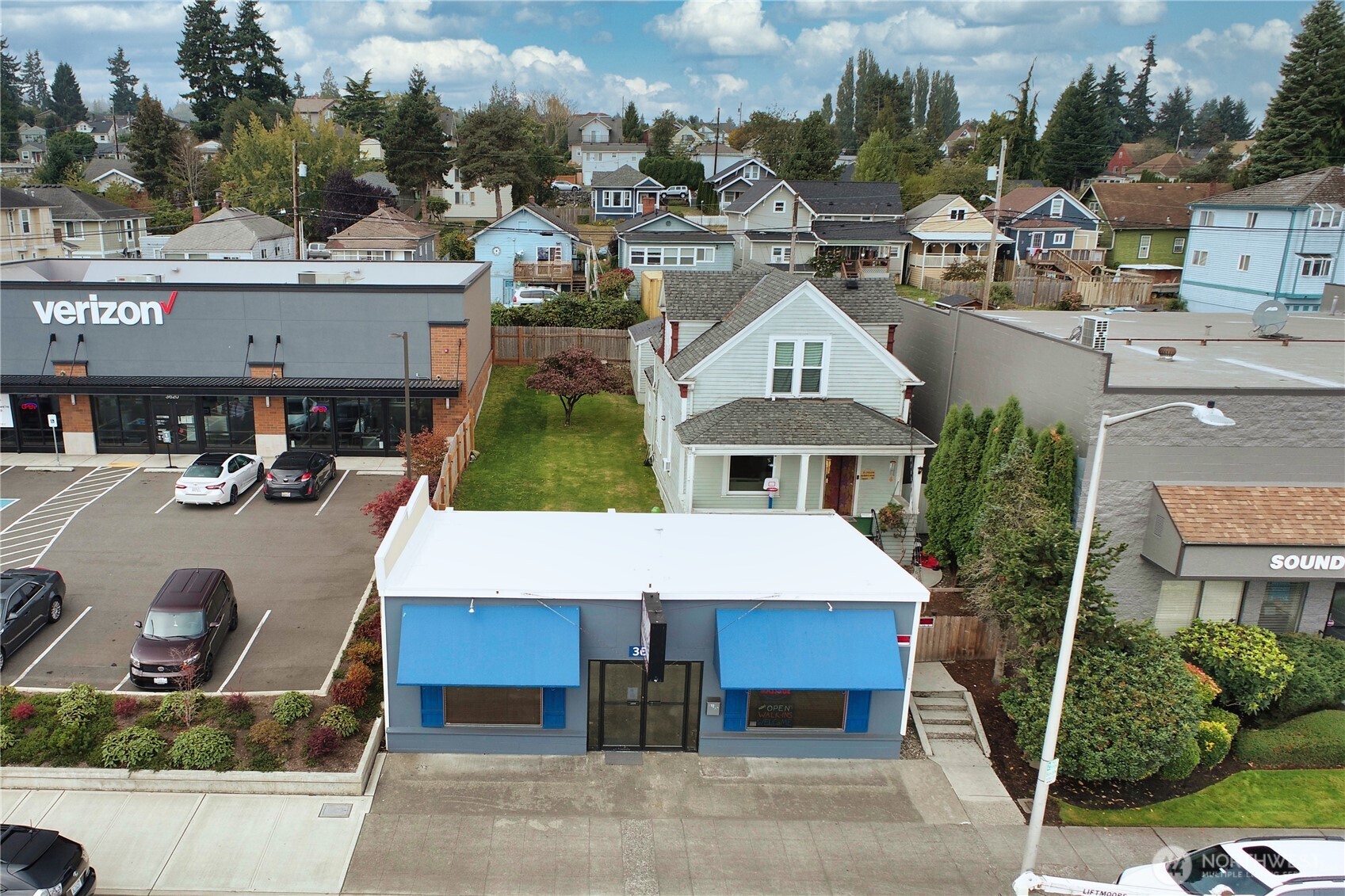3614 Broadway Property Photo 2