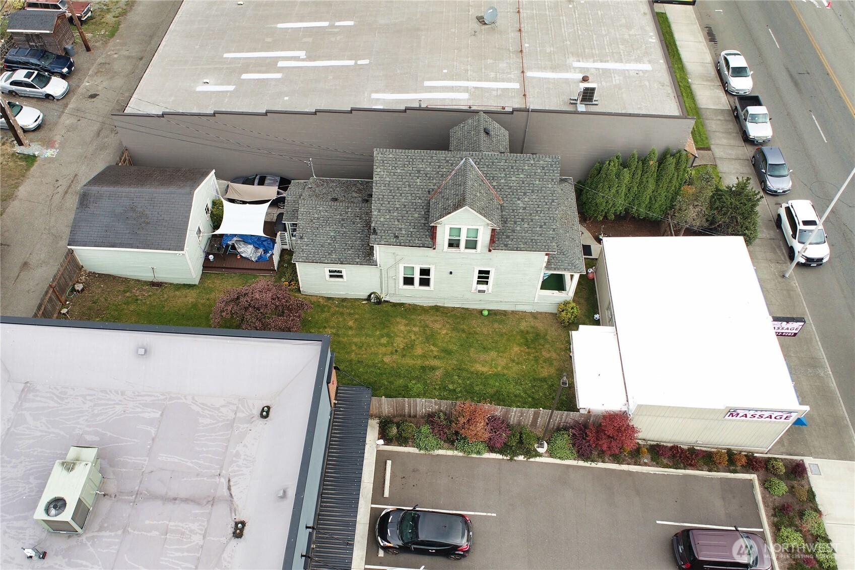 3614 Broadway Property Photo 7