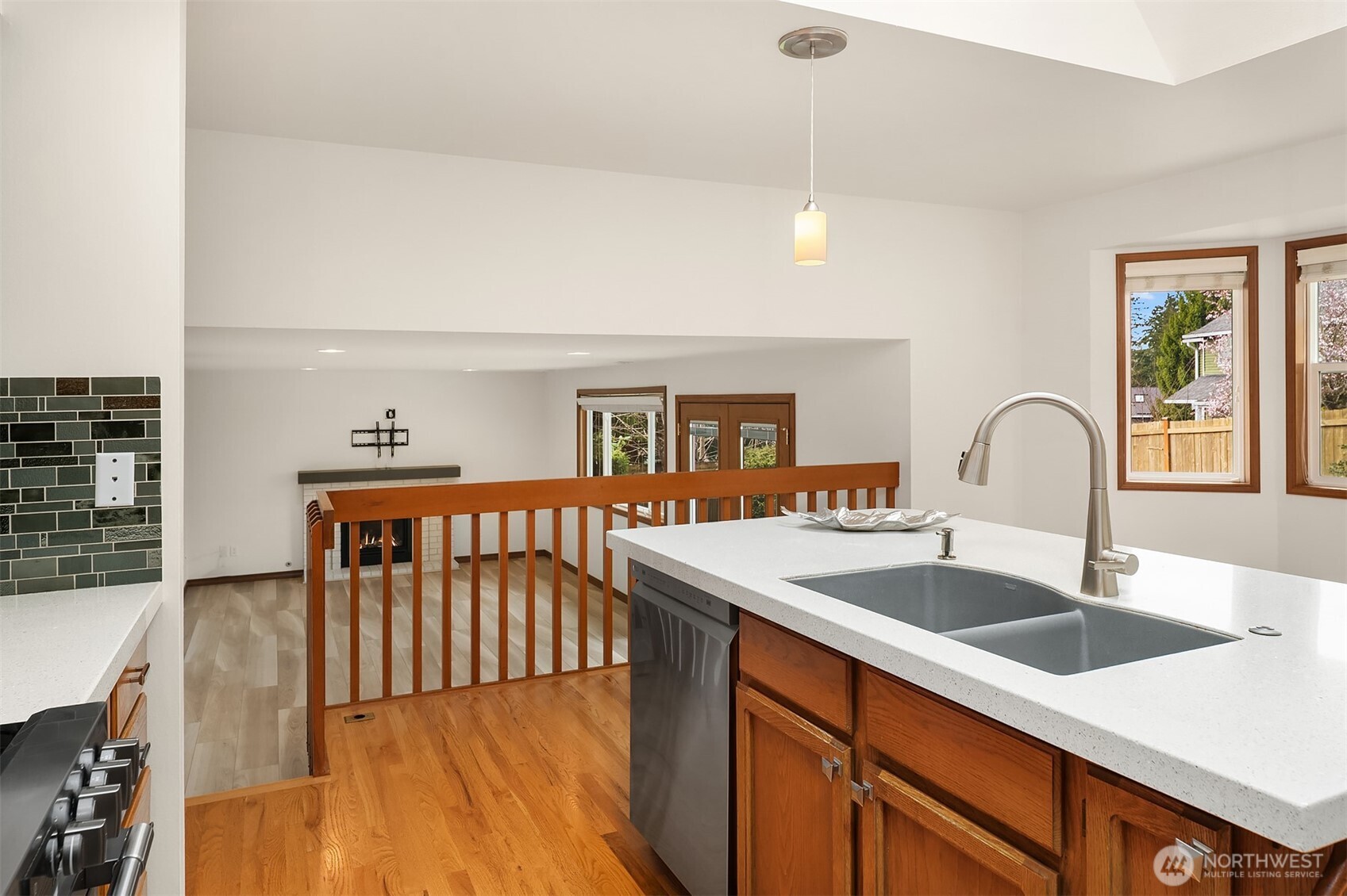 2223 Field Avenue Property Photo 14