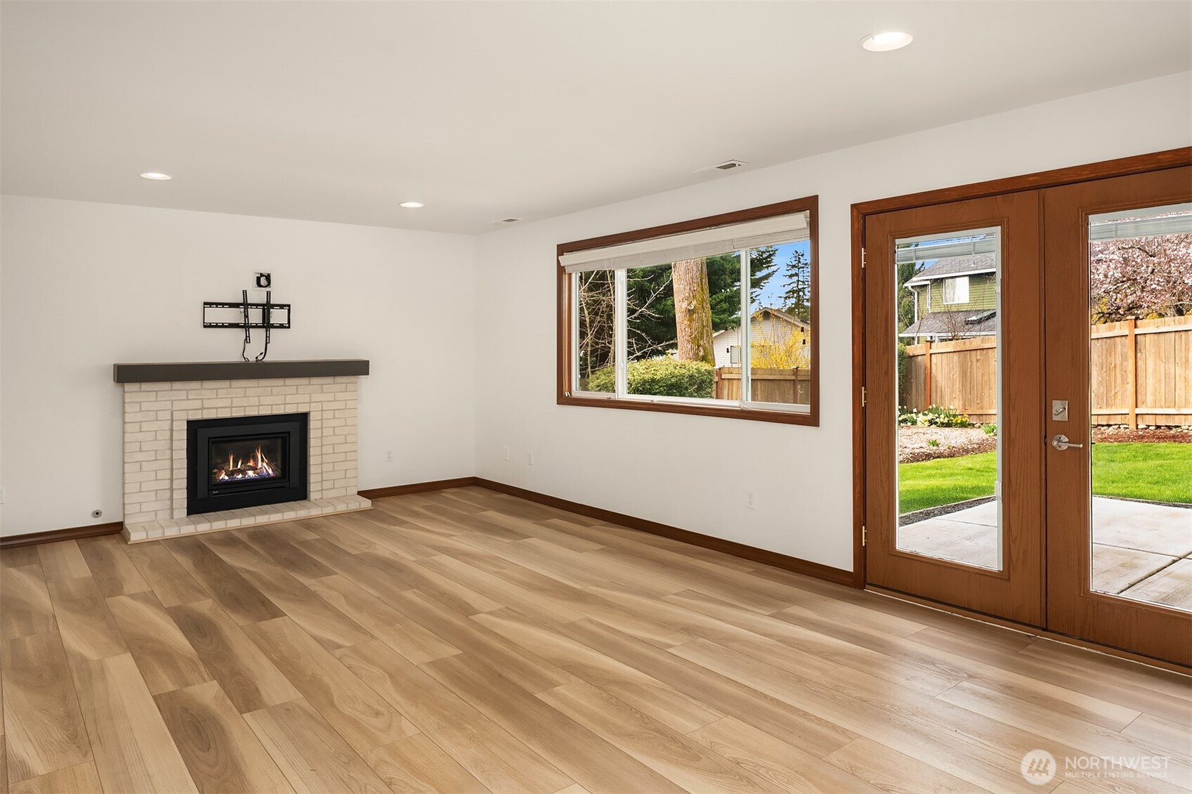 2223 Field Avenue Property Photo 15