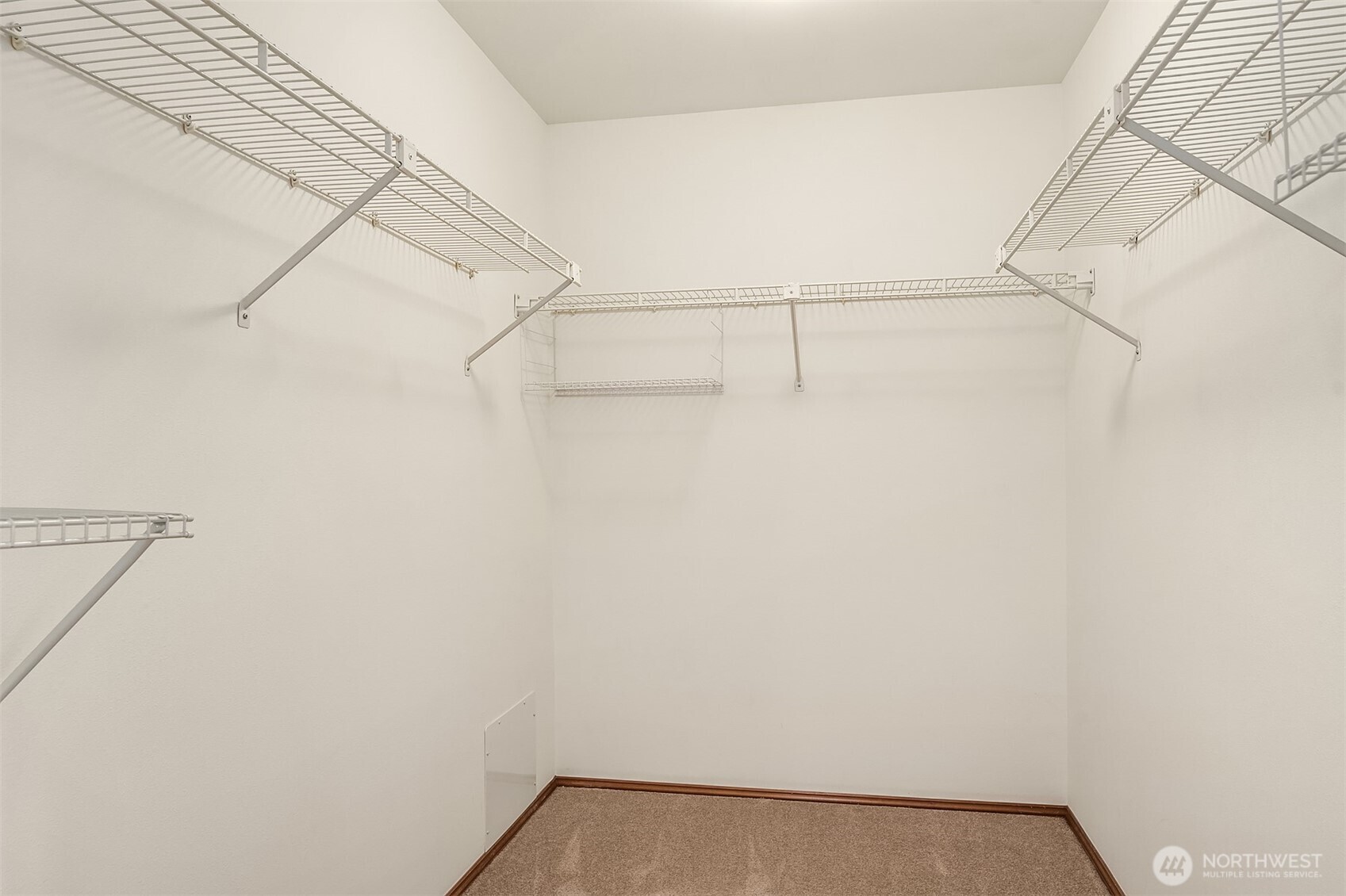 2223 Field Avenue Property Photo 20