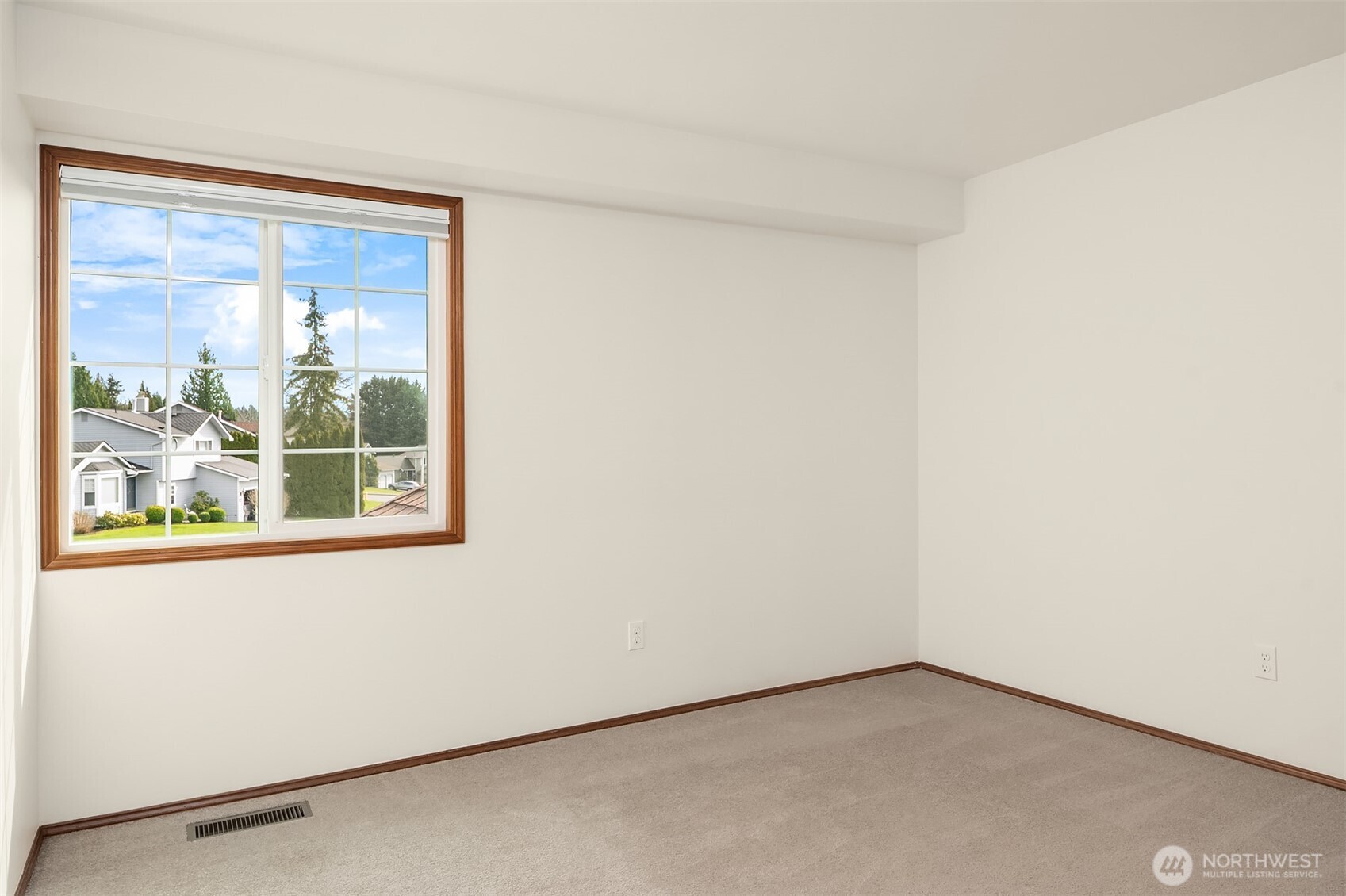 2223 Field Avenue Property Photo 24