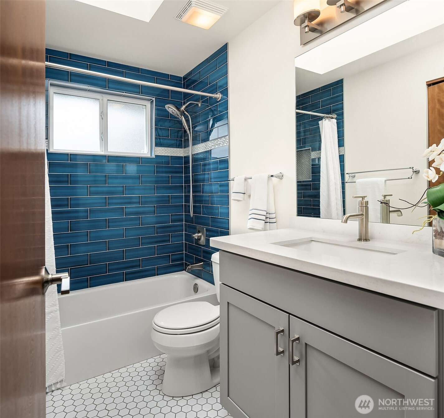 2223 Field Avenue Property Photo 25