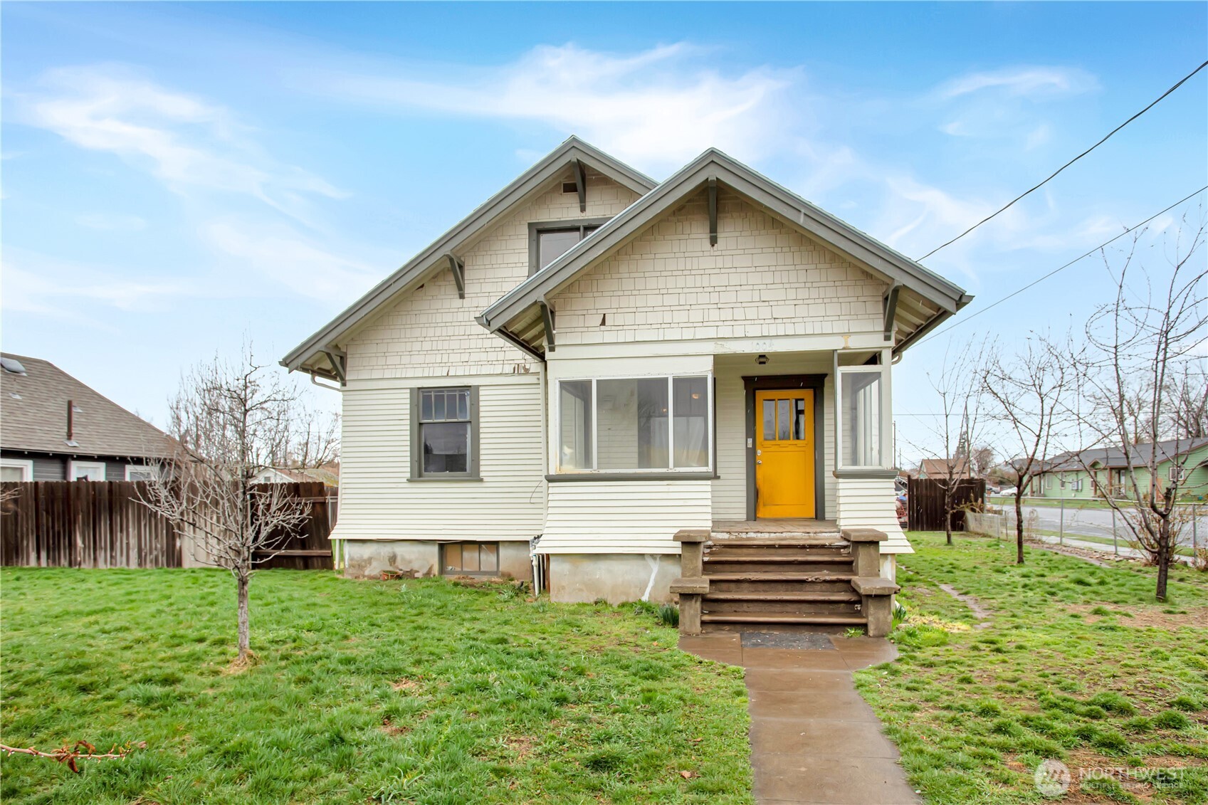 1004 W Willow Street Property Photo 1