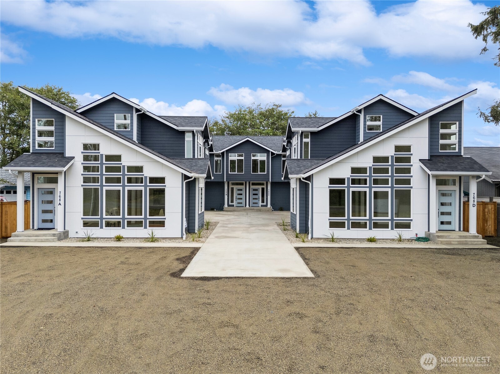 768 Point Brown Avenue Property Photo 1