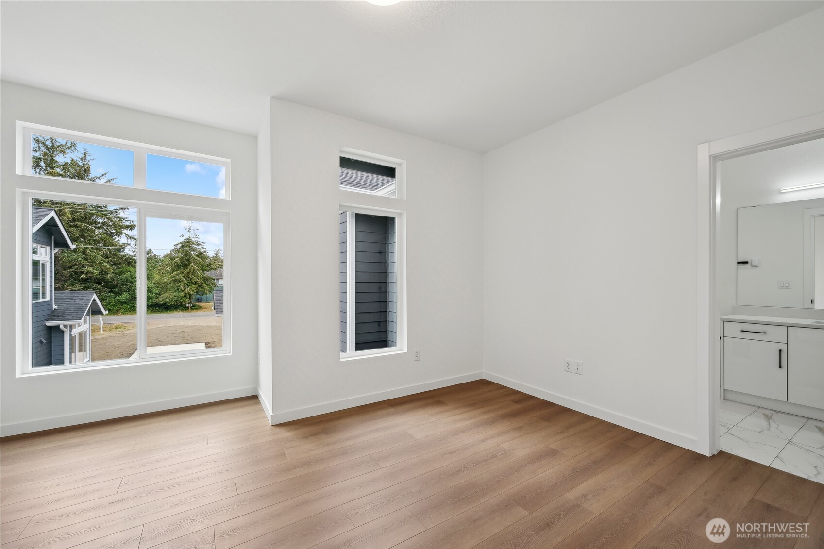 768 Point Brown Avenue Property Photo 19