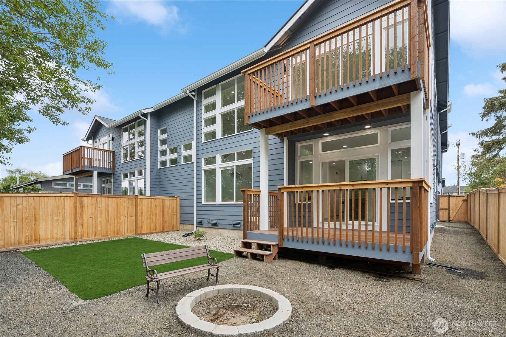 768 Point Brown Avenue Property Photo 32