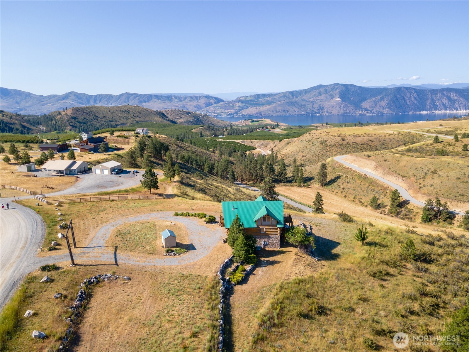 595 Chelan Trails Road Property Photo 1