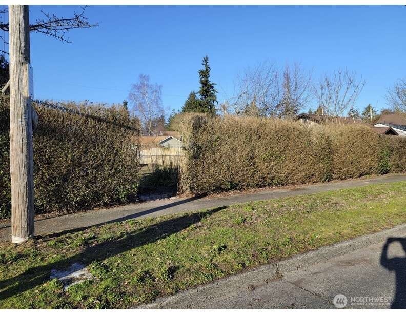2212 10th Street Property Photo 2
