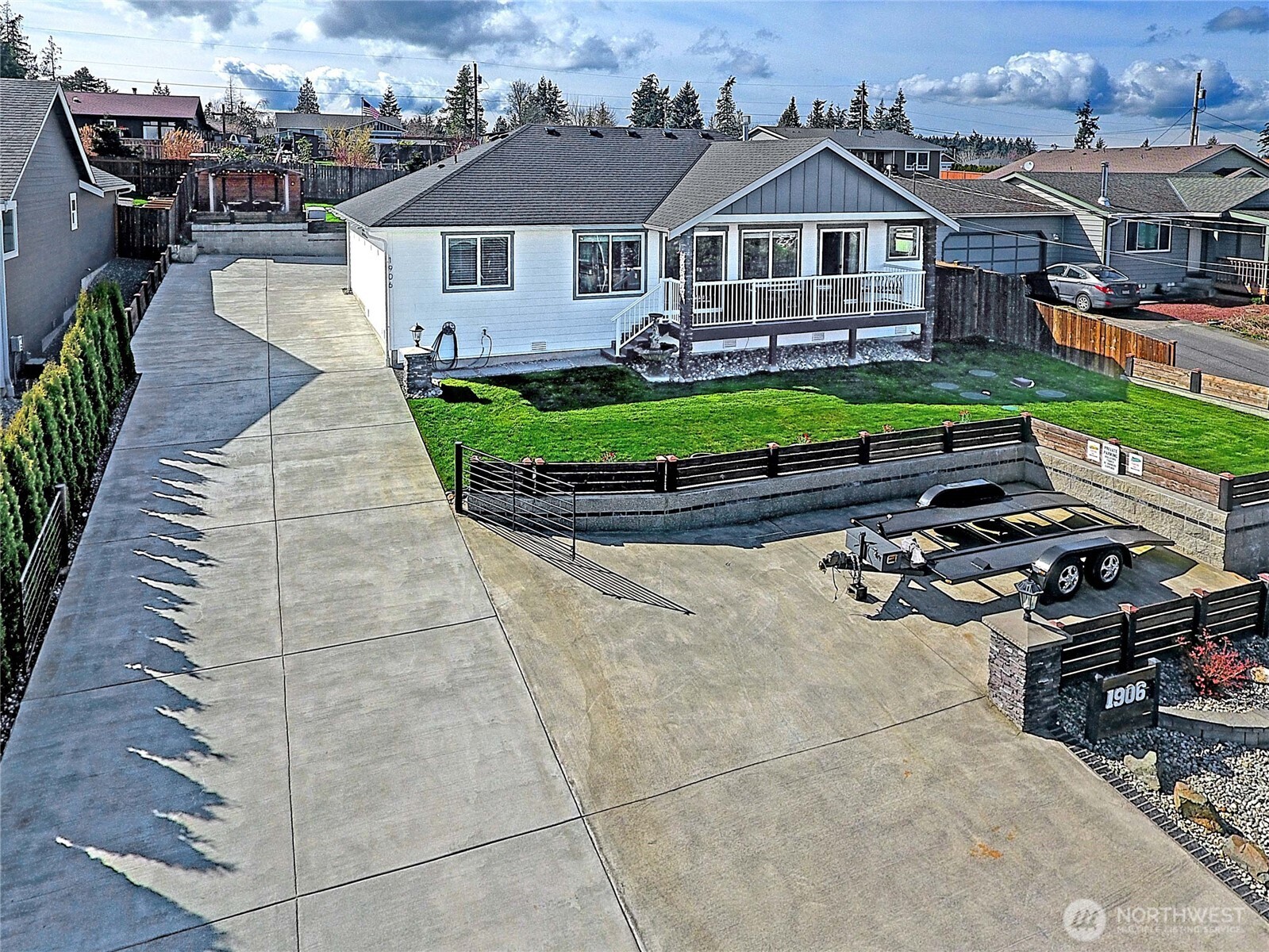 1906 S East Camano Drive Property Photo 1