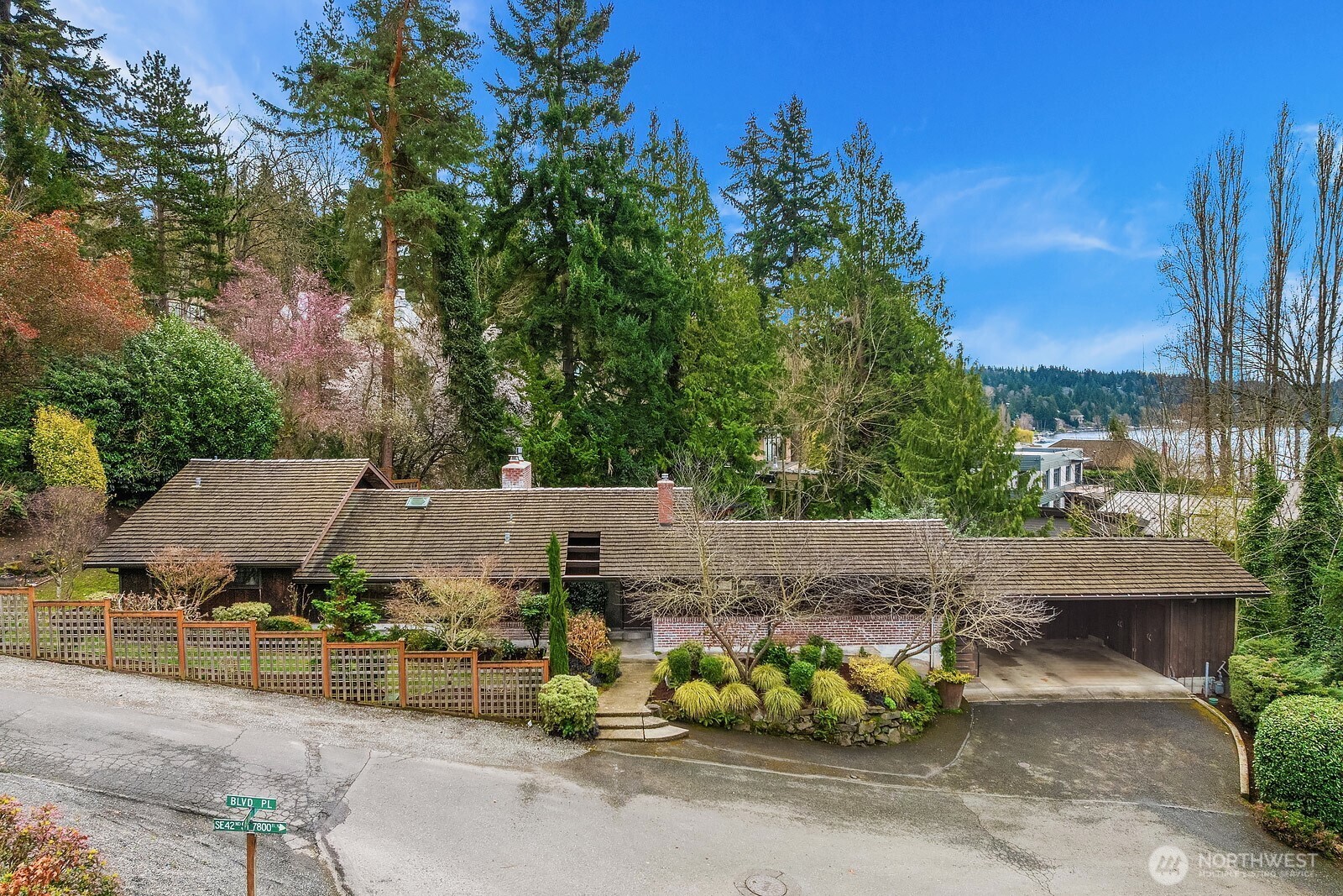 West Mercer Elem Real Estate Listings Main Image